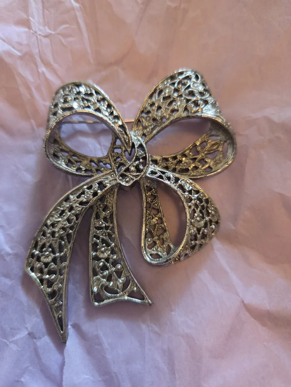 Silver Bow Filigree Brooch - Elegant Women's Jewelry